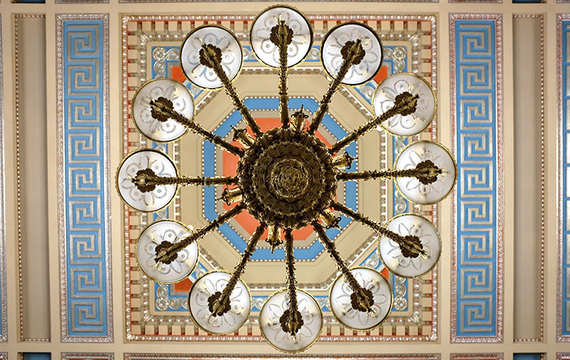Chandelier © Aptalops